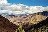 Marocco meridionale - La strada per il passo del Tizi n'Test (2092 m), in viaggio verso Marrakech 